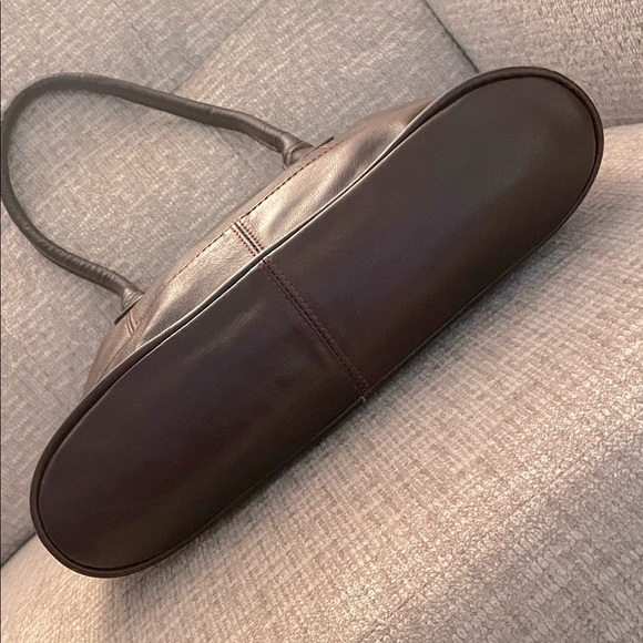 American Leather Co. Chocolate Brown Tote Bag, Red Stitching & Many Pockets! - Picture 5 of 16